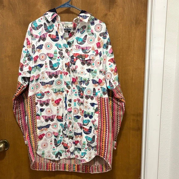 394. Rhea Colorful Butterfly Print Button-Up hoodie - Picture 1 of 2